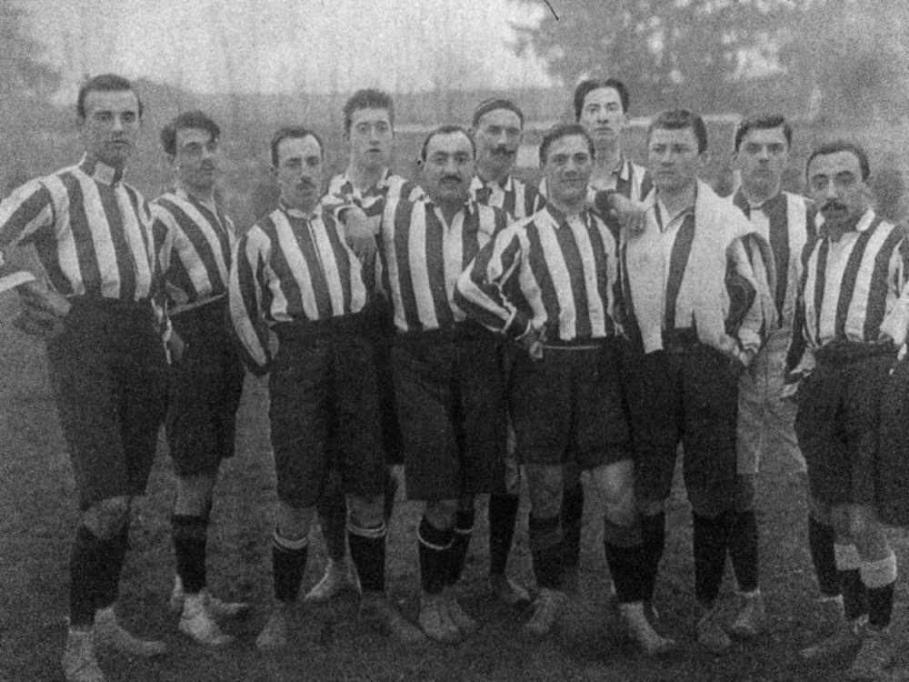 Foot-Ball_Club_Juventus_1908.jpg